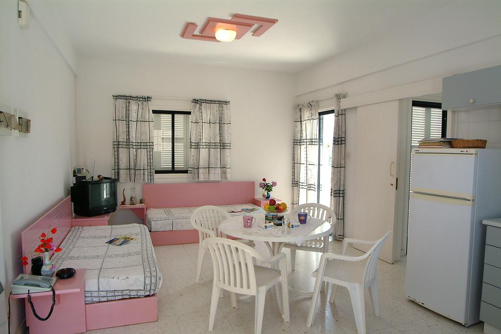 Sunbay Apartments 皮拉 外观 照片